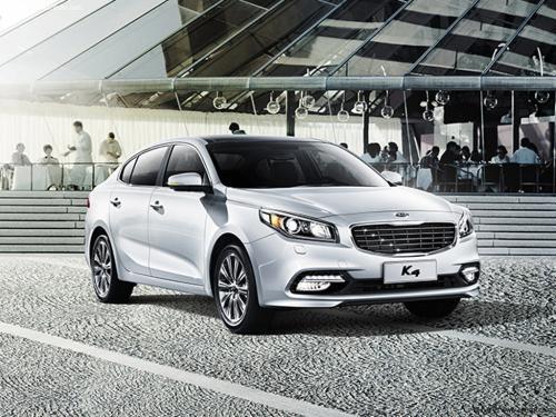 这是面向中国汽车市场的新型起亚K4轿车